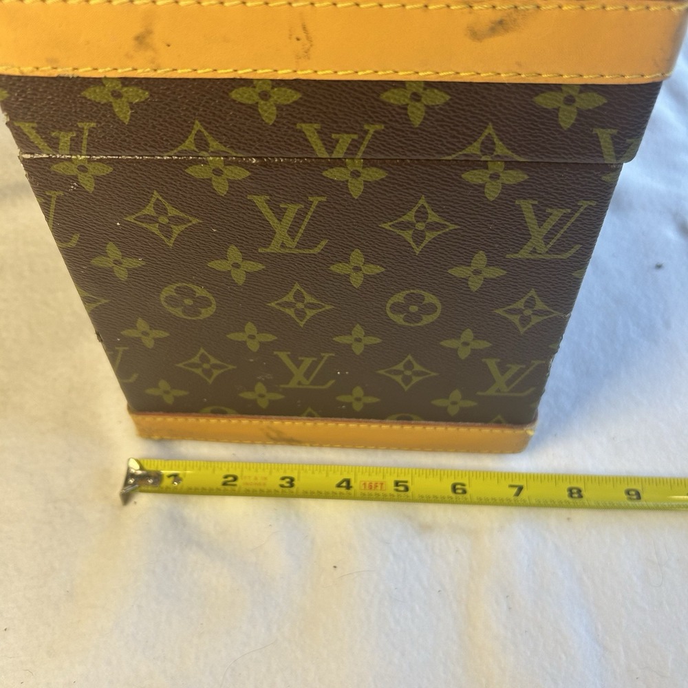 LOUIS VUITTON Vintage Monogram Cosmetic Box Trunk Bag Locks Handle Mirror - Picture 14 of 14